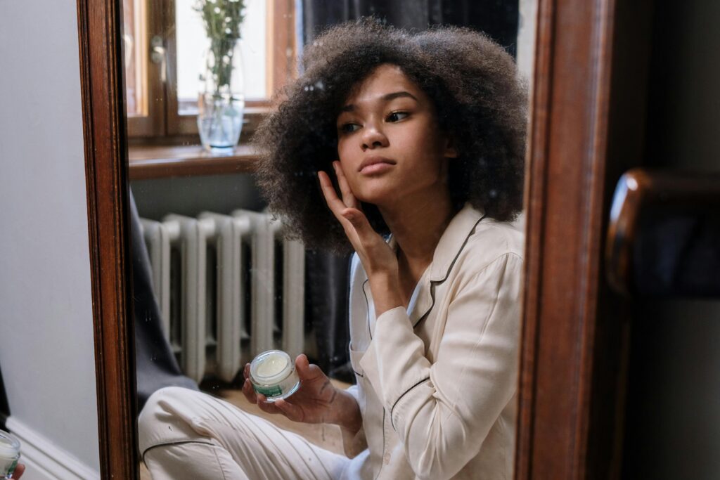 pexels-cottonbro-4046314 Máscaras Faciais Ayurvédicas para Revitalizar a Pele