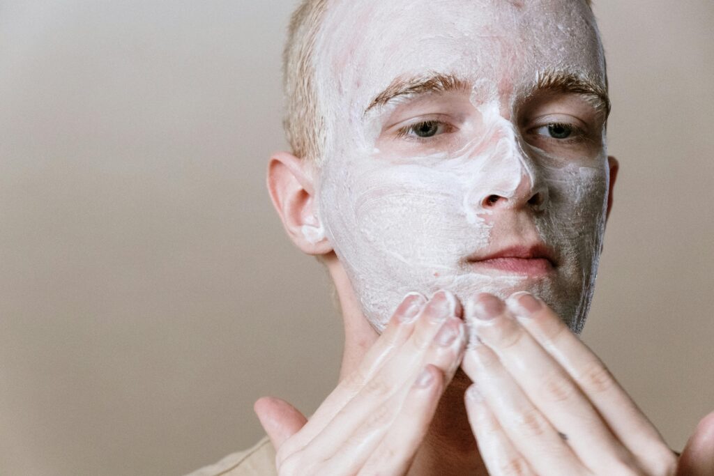 pexels-cottonbro-4812636 Peeling Natural em Casa – Como Renovar a Pele sem Agredir