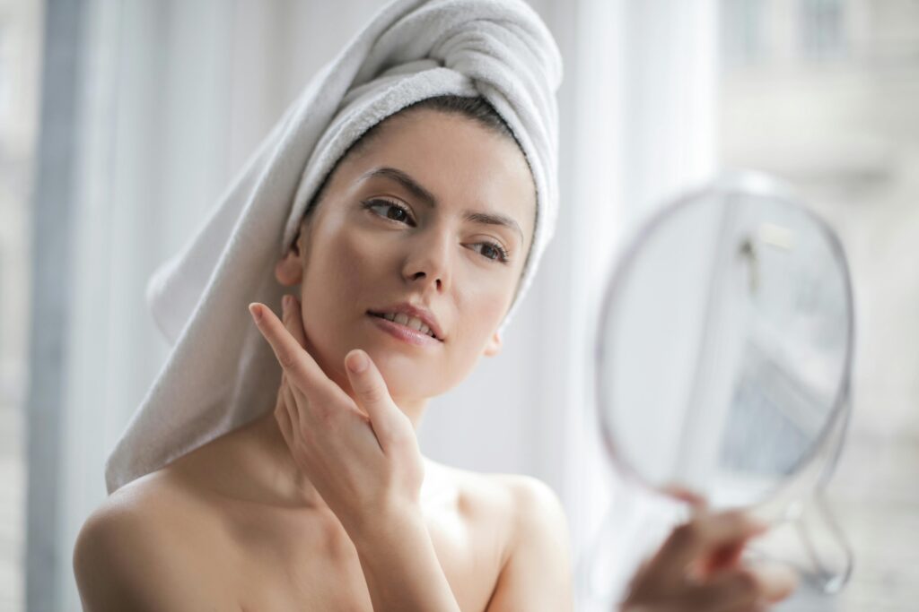 pexels-olly-3764013 Tratamentos Estéticos Naturais – Skin Cycling: O Método de Cuidados com a Pele que Promete Rejuvenescer