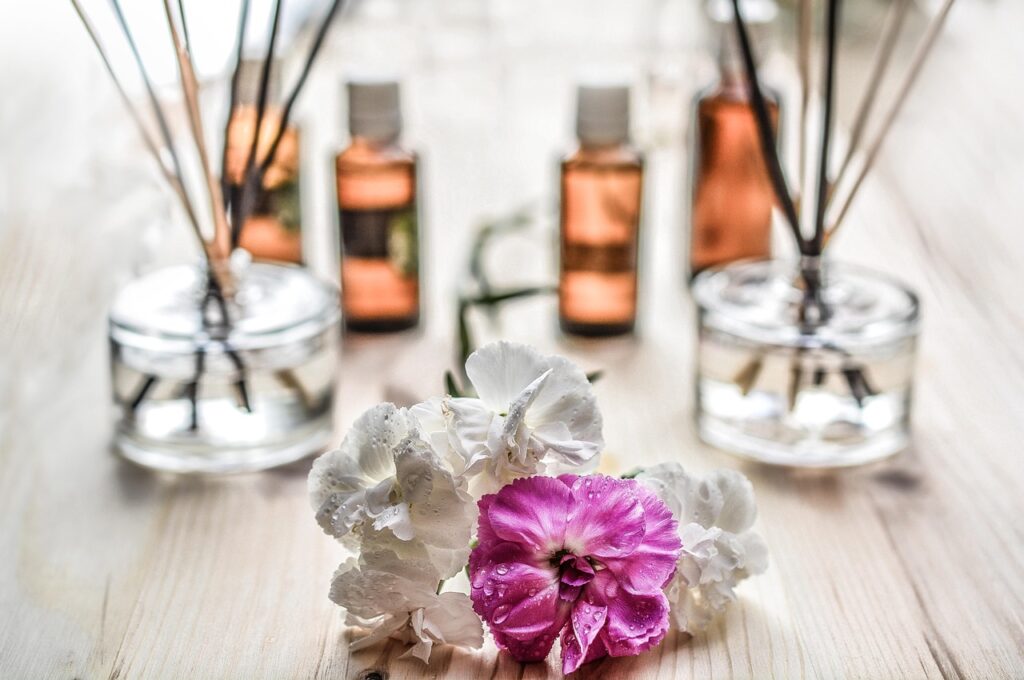 scent-1431053_1280 Aromaterapia pode Ajudar no Estresse e melhorar a Beleza da Pele– Óleos Essenciais que Equilibram Mente e Corpo